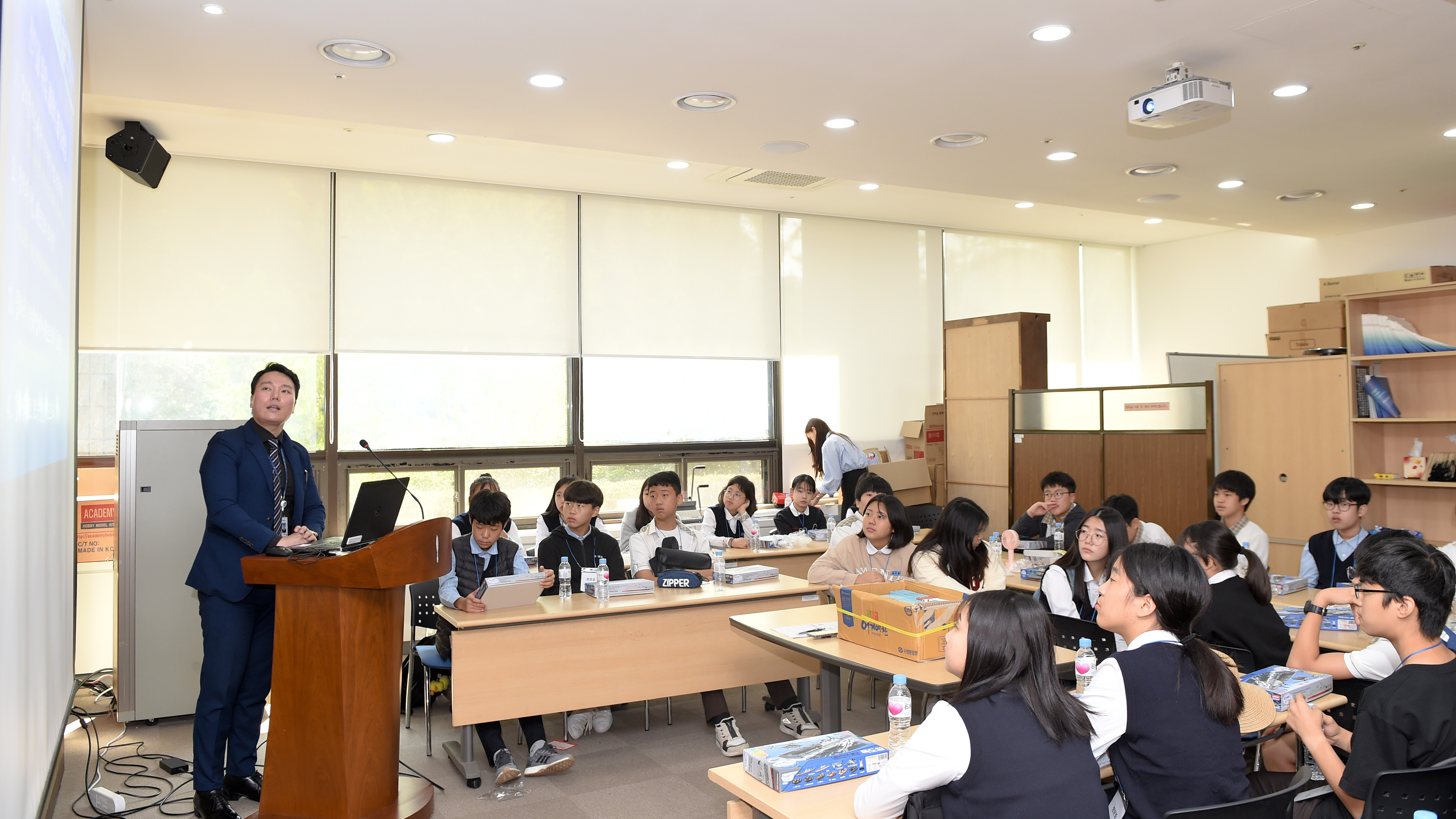 KJH_2210ec.jpg