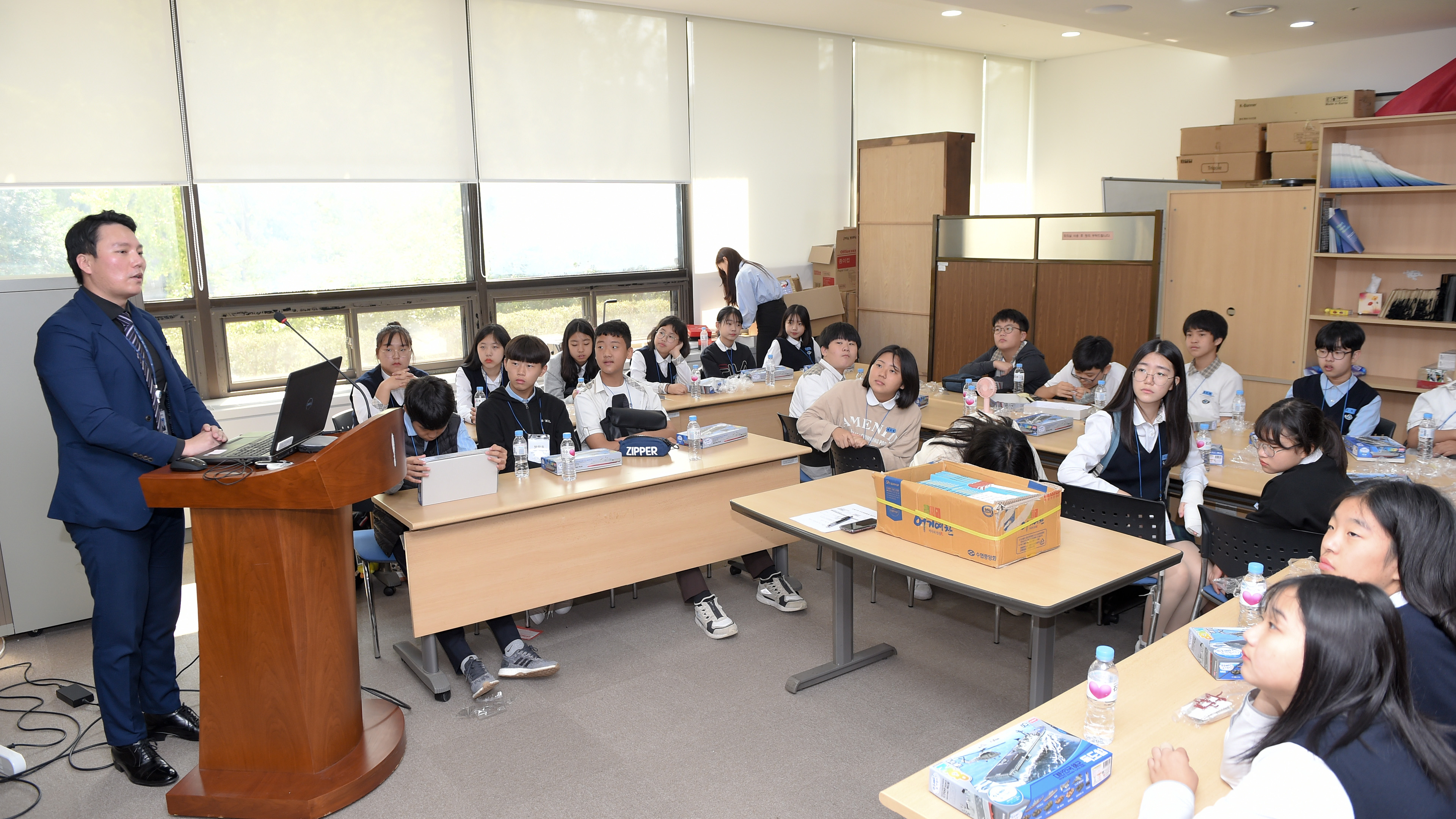 KJH_2211ec.jpg